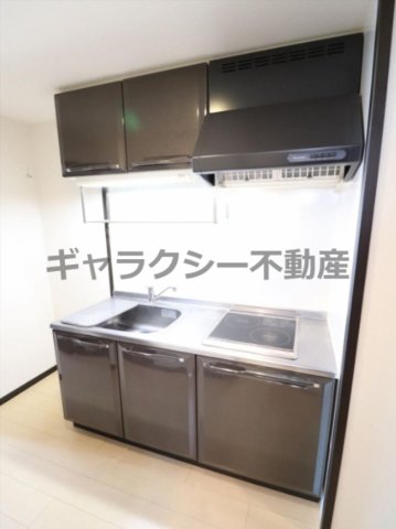 キッチン　2口IHコンロ付きのシステムキッチン