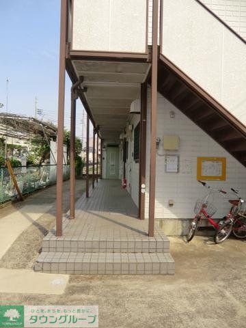 エントランス　明るいエントランスです