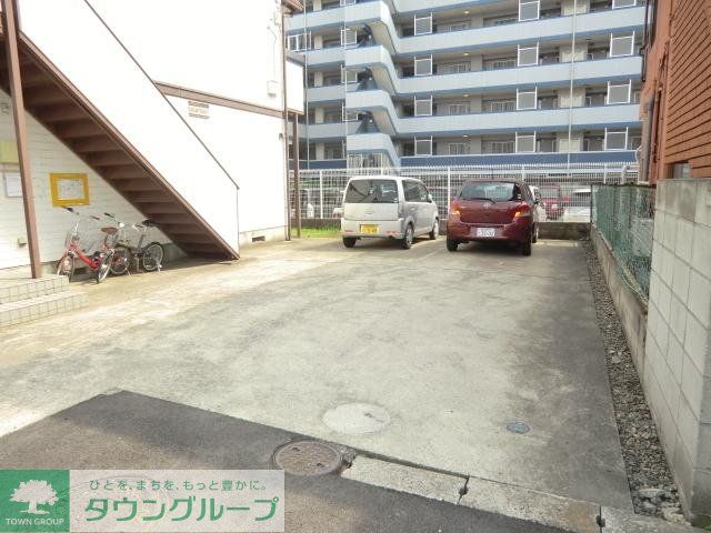 その他共有部分　敷地内の駐車場です