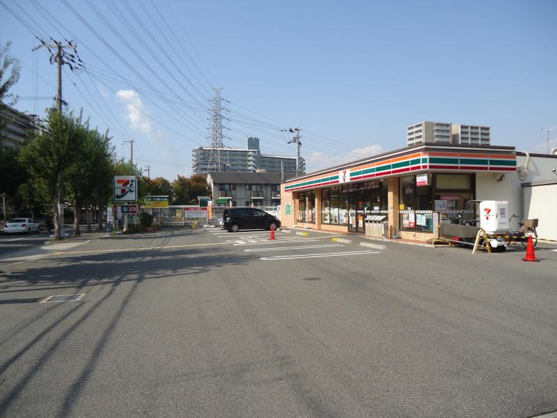 コンビニ　セブンイレブン 大阪新北島7丁目店（コンビニ）まで238m