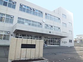 中学校　札幌市立青葉中学校（中学校）まで824m