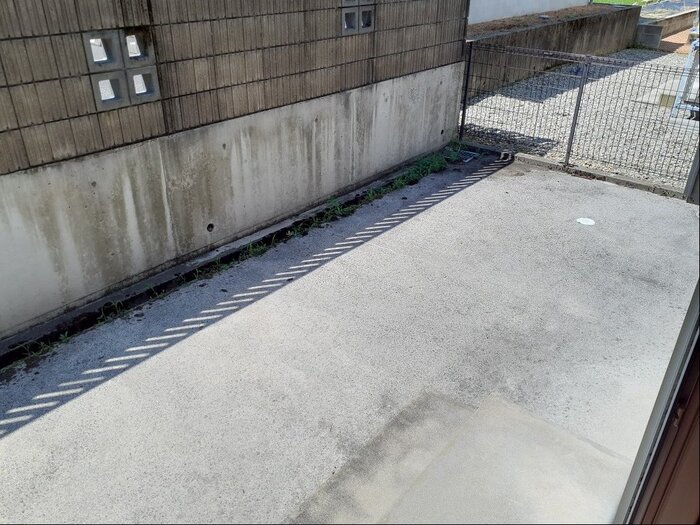 バルコニー　テラス