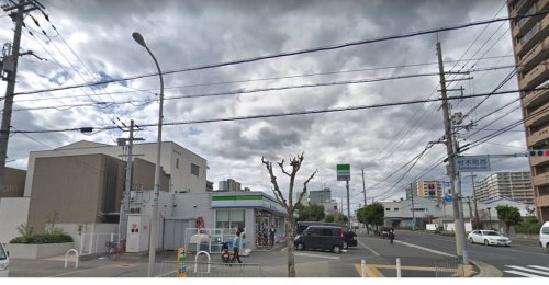 コンビニ　ファミリーマート（堺材木町西店）（コンビニ）まで331m