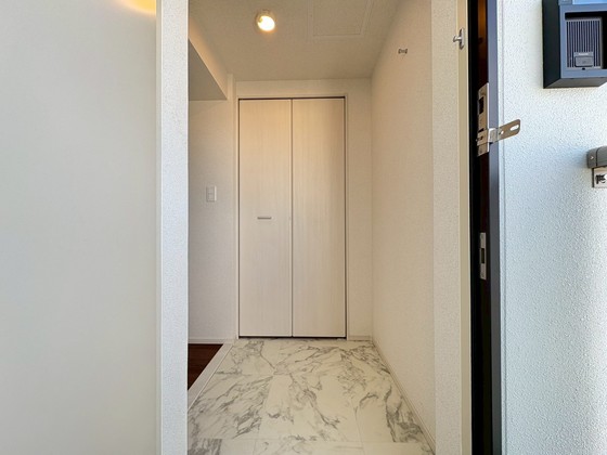 玄関　※別部屋の写真です