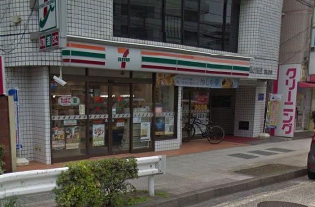 コンビニ　セブンイレブン（コンビニ）まで297m