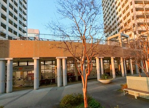 スーパー　グルメシティ摩耶海岸通店（スーパー）まで814m
