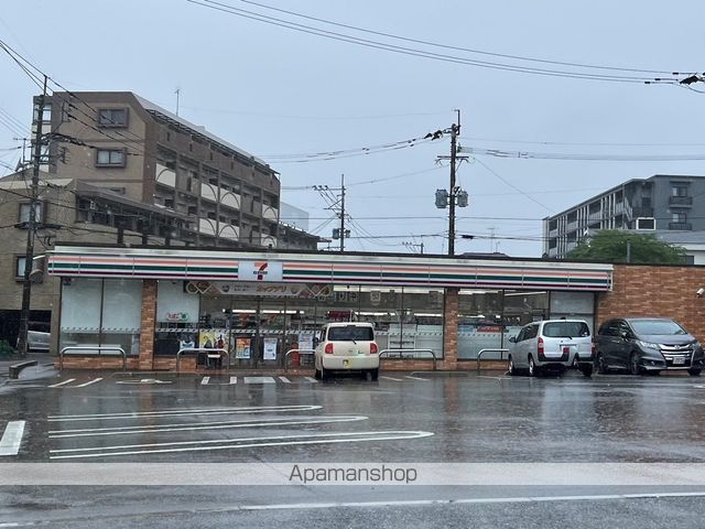 コンビニ　セブン－イレブン西鉄紫駅前店（コンビニ）まで284m