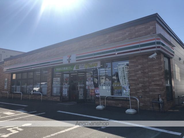 コンビニ　セブンイレブン（コンビニ）まで393m