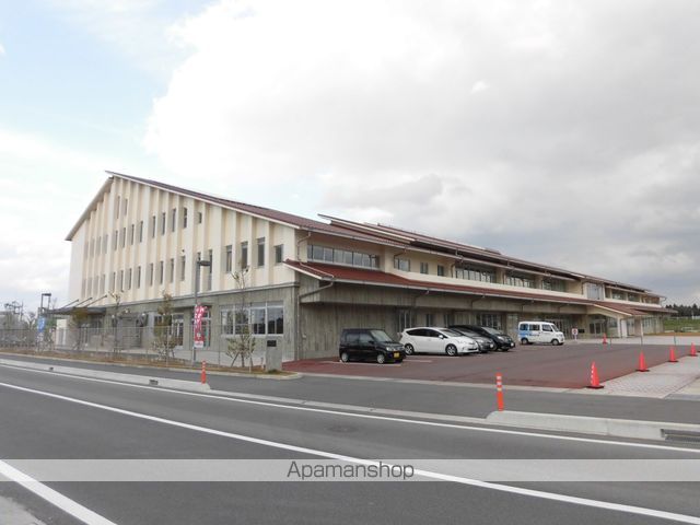 中学校　安来市立第一中学校（中学校）まで650m