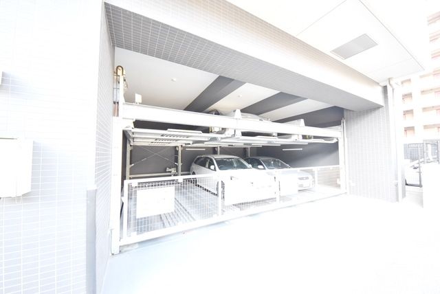 駐車場　同物件別部屋のお写真になります。現況優先です。