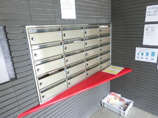 エントランス　レターボックス