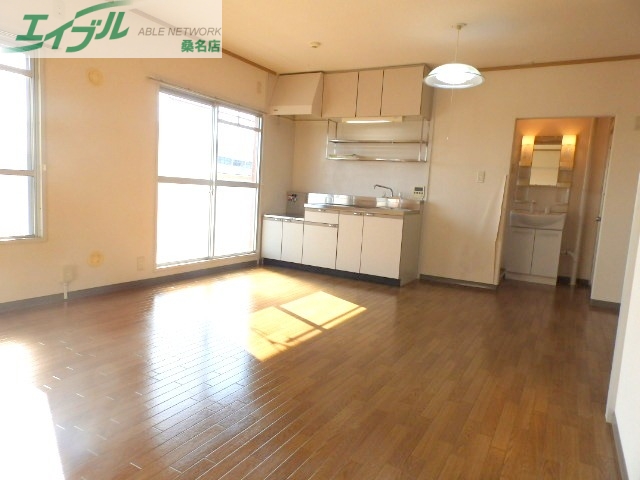 居室・リビング　別部屋参考写真です