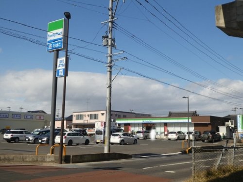 コンビニ　ファミリーマート 福島太平寺店（コンビニ）まで585m