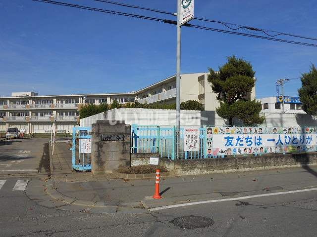 小学校　古河市立古河第六小学校（小学校）まで700m