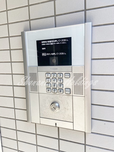 セキュリティ　オートロック完備のエントランス♪