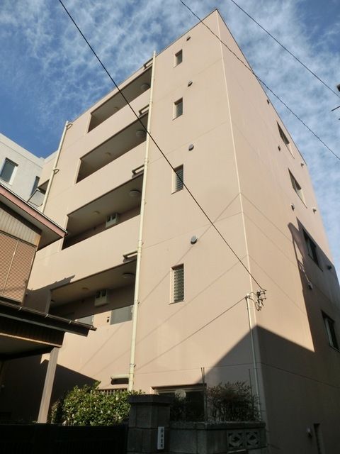 建物外観　最寄駅まで徒歩５分