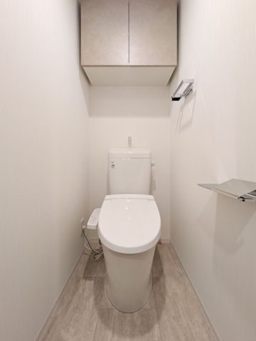 トイレ　同物件別部屋写真