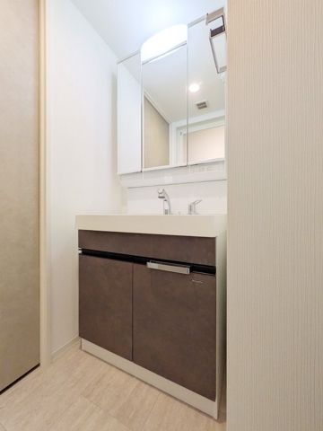 洗面設備　同物件別部屋写真