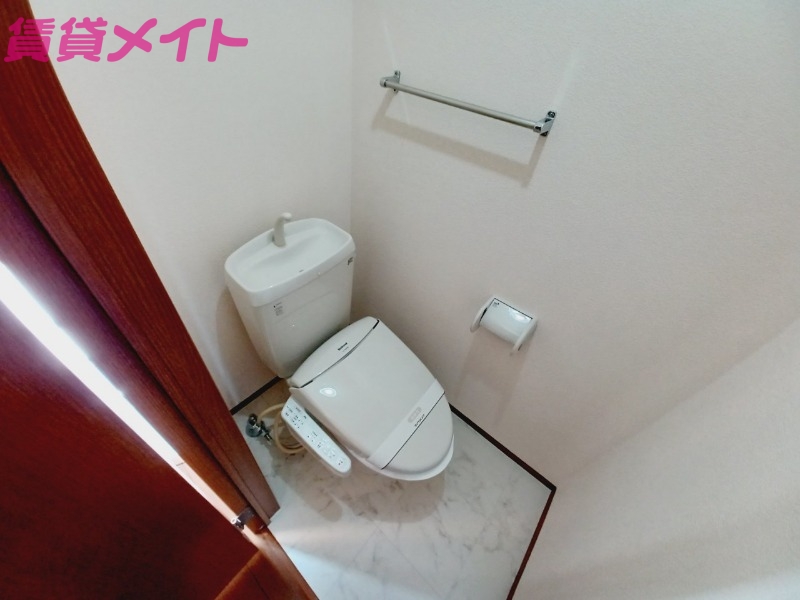 トイレ　同型参考写真