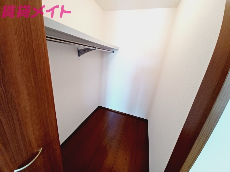 収納　同型参考写真