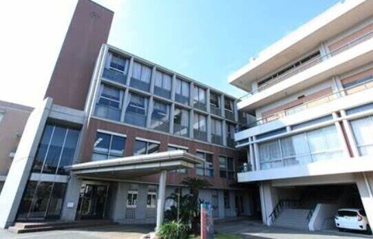 中学校　私立神奈川学園中学校（中学校）まで418m