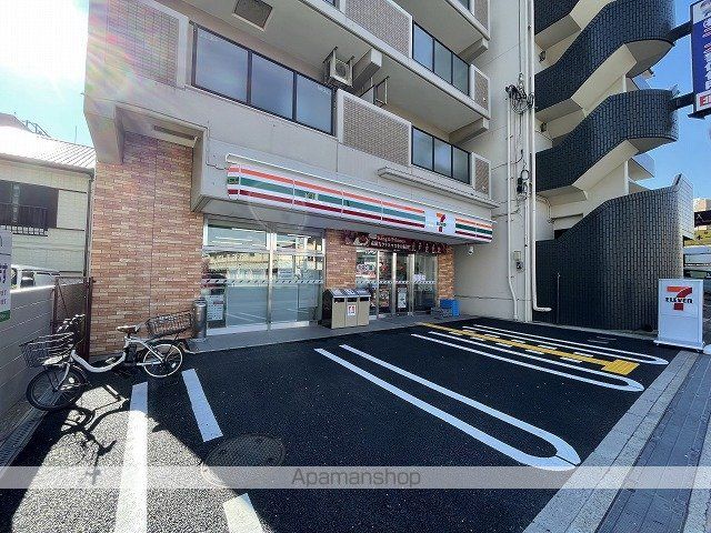 コンビニ　セブンイレブン（コンビニ）まで377m