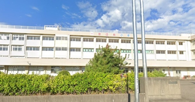 中学校　新潟市立小針中学校（中学校）まで1368m