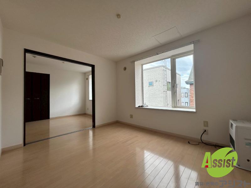 居室・リビング　広くてキレイなお部屋が広がっていて、充実した生活が送れそう。