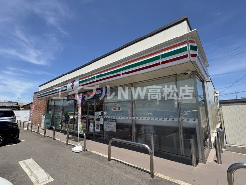 コンビニ　セブンイレブン 高松木太町上川東店（コンビニ）まで572m