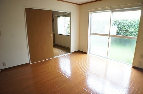 居室・リビング　洋室８帖