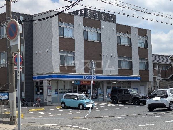コンビニ　ローソン 千葉検見川町三丁目店（コンビニ）まで649m