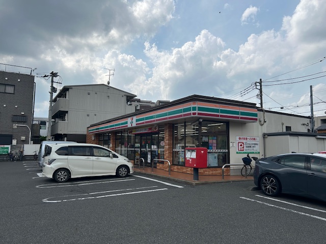 コンビニ　セブンイレブン 南柏駅東口店（コンビニ）まで609m