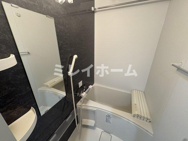 バス・シャワールーム　同建物内、別のお部屋の参考写真になります。