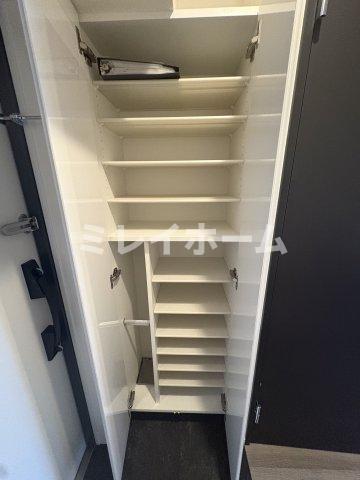 収納　同建物内、別のお部屋の参考写真になります。