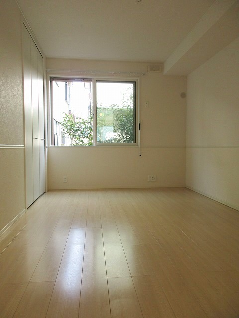 その他部屋・スペース　★洋室６帖★