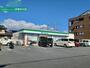 コンビニ　ファミリーマート嬉野中川新町店（コンビニ）まで144m