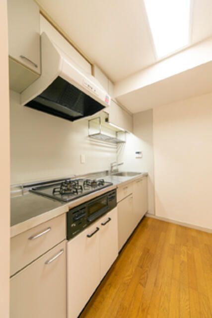 キッチン　同タイプ部屋　参考写真です