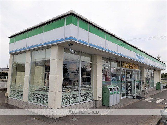 コンビニ　ファミリーマート（コンビニ）まで1200m