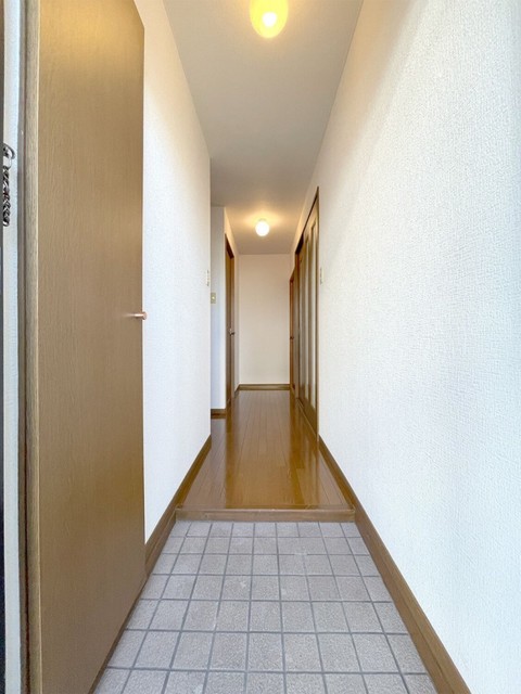 玄関　【玄関】反転タイプの別の部屋の写真です。