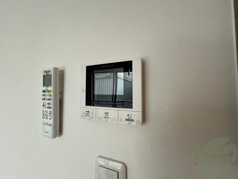 セキュリティ　ＴＶモニター付インターホンです。来客者の顔が見えるので安心！