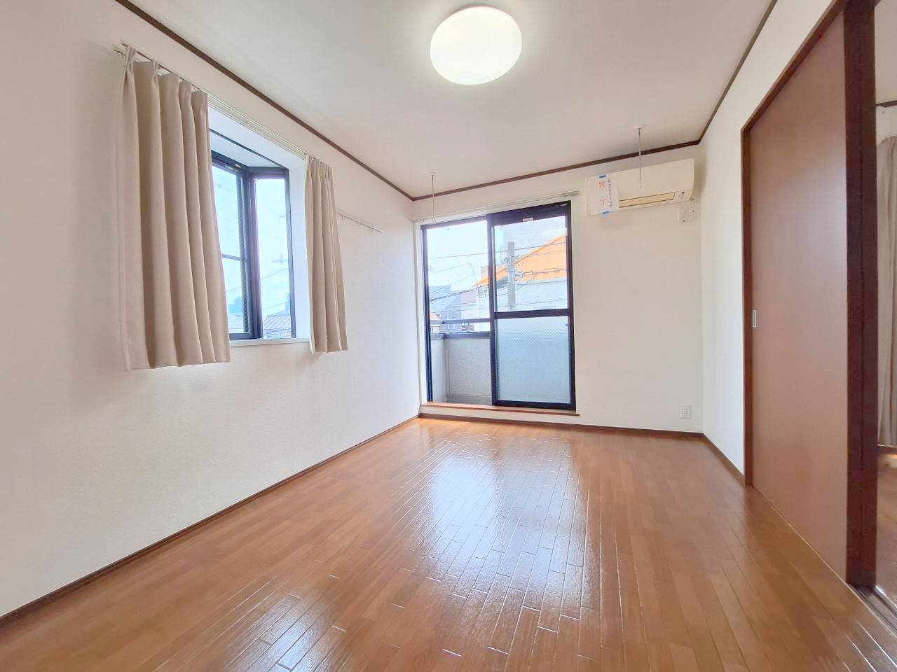 居室・リビング　★２面採光の明るいお部屋です★