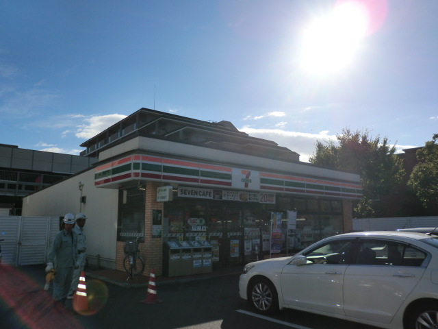 コンビニ　セブンイレブン醍醐大構町店（コンビニ）まで240m
