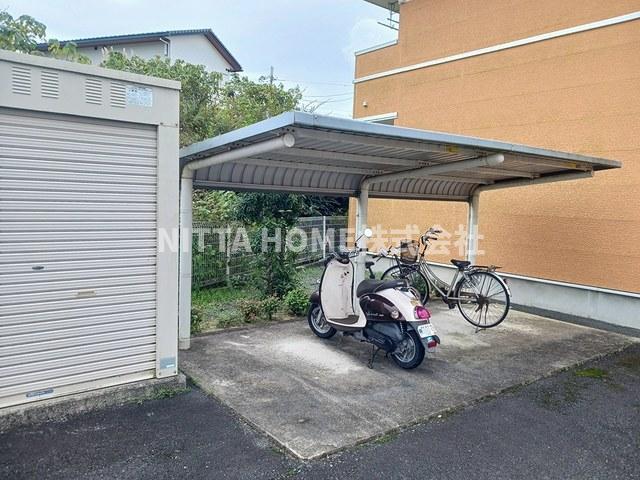 その他共有部分　屋根付きの駐輪場です◇