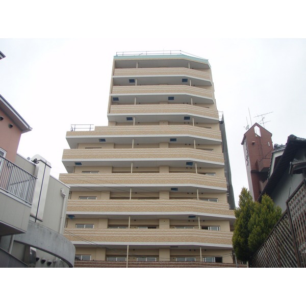 建物外観　まだまだ築浅