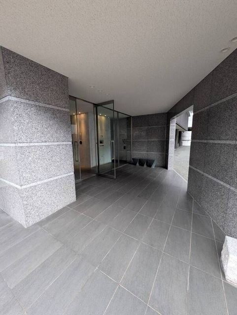 エントランス　現況優先