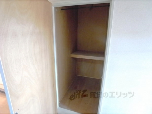 その他　玄関横収納