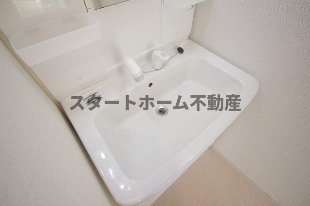 洗面設備　コンパクトで使いやすい洗面所