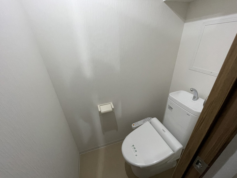 阪急宝塚線 服部天神駅 徒歩4分 4階建 築12年のトイレ写真