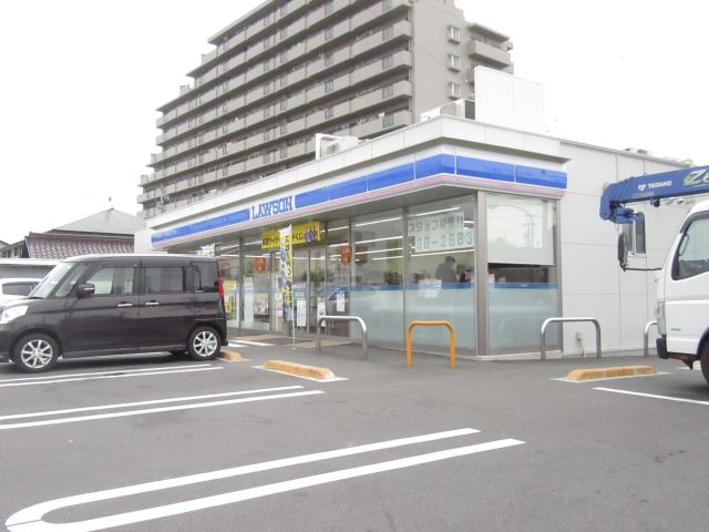 コンビニ　ローソンプラス（コンビニ）まで500m
