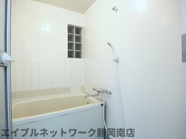 バス・シャワールーム　お風呂です